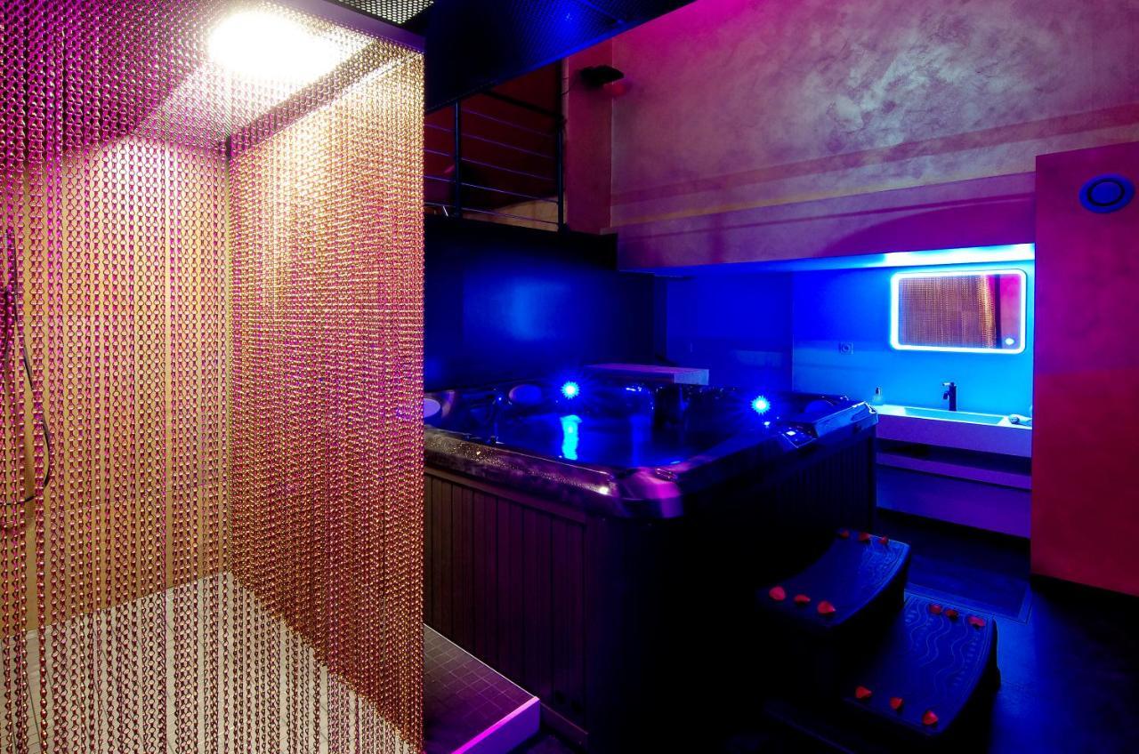 Mieuxqualhotel Jacuzzi Privatif Love Room Μπορντό Εξωτερικό φωτογραφία